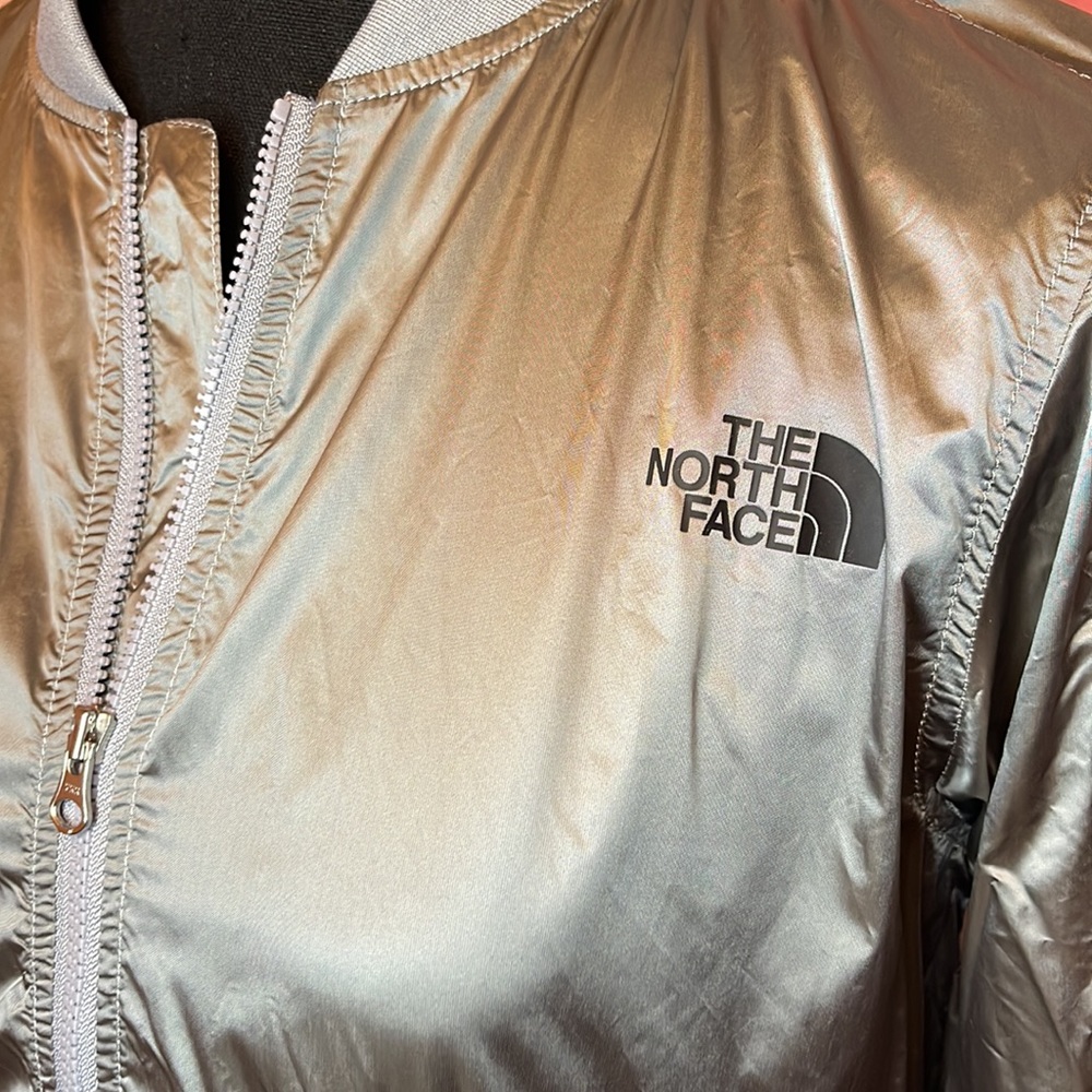 Silver north face jacket - Picture 3 of 6